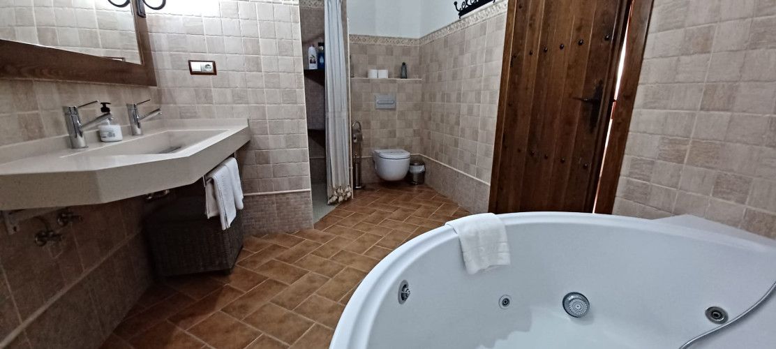 Sancho - Casa rural con jacuzzi y piscina en Ciudad Real